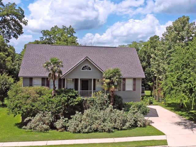325  Fair Ln