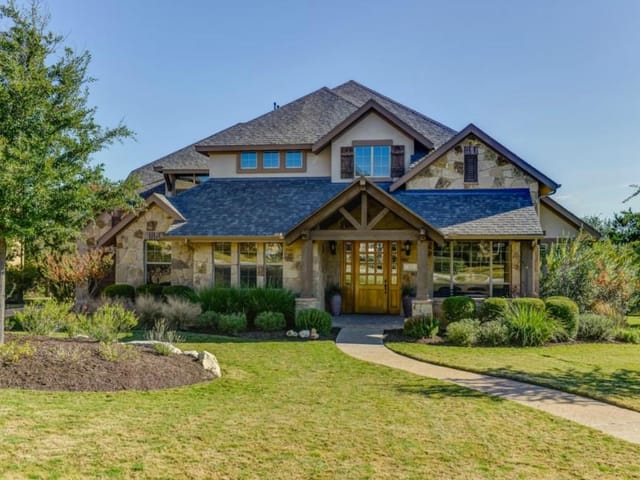 325 Santaluz Ln