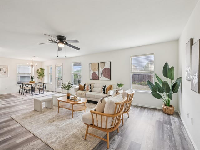 326 Covent DR