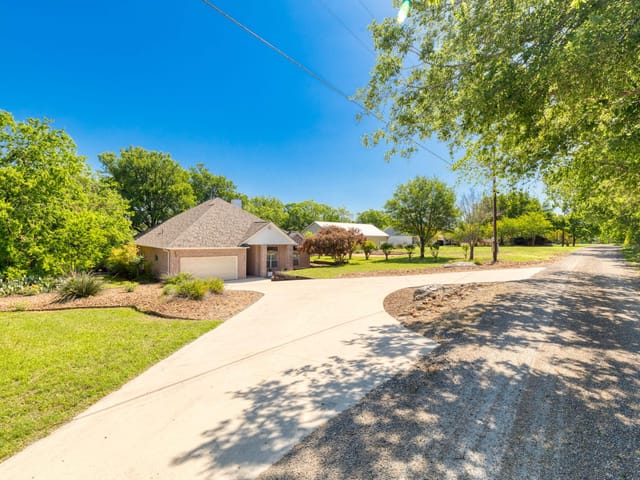 326 Red Bird Ln