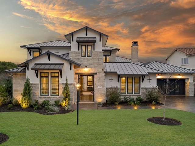 329 Bisset Ct