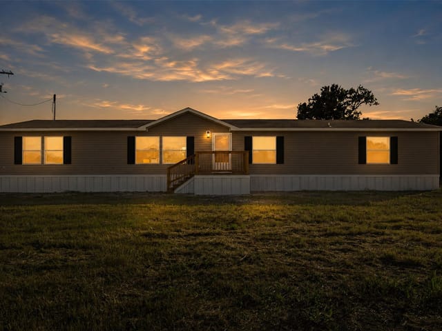 3299 Dale LN