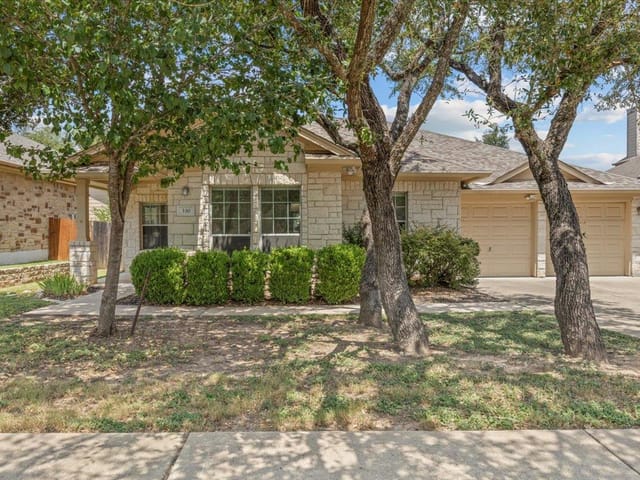 330 Canterbury DR