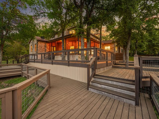 330 County Road 166