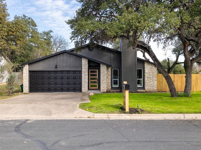 3300 Galesburg Dr
