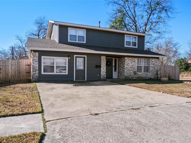 3300 Lake Inks Ave