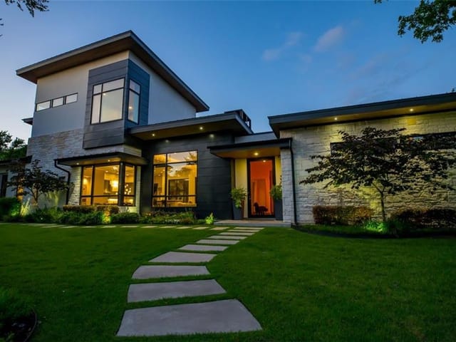 3300 Park Hills Dr