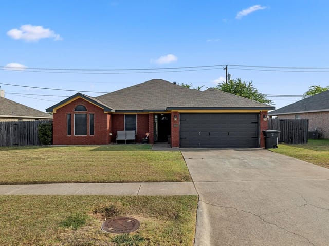 3301 Woodrow DR