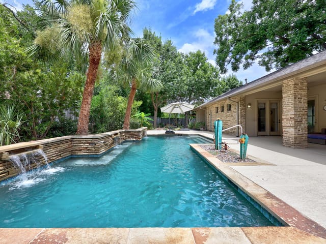 View 3302 Big Bend DR in Highland Park West 3302 Big Bend DR - property photo 1 - Luxury home in Highland Park West, Austin, TX