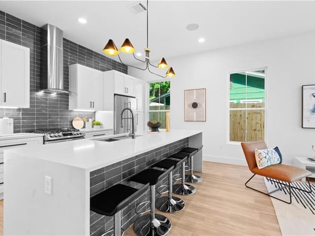 3302 Thompson St Unit #1