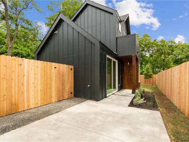 3302 Thompson St Unit #2
