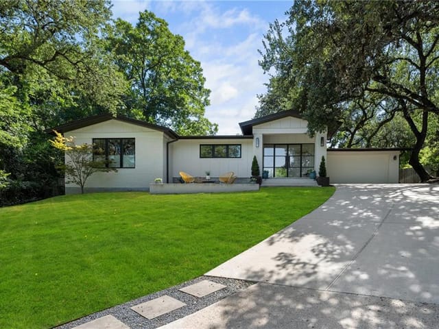 3303 Live Oak Cir