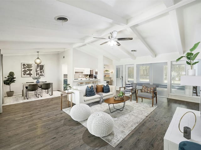 3303 Santa Monica Dr