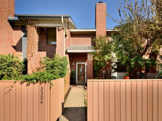 3304 Foster Ln