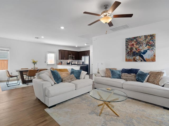 3304 Lodgepole DR