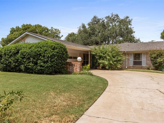 3304 Whitepine DR