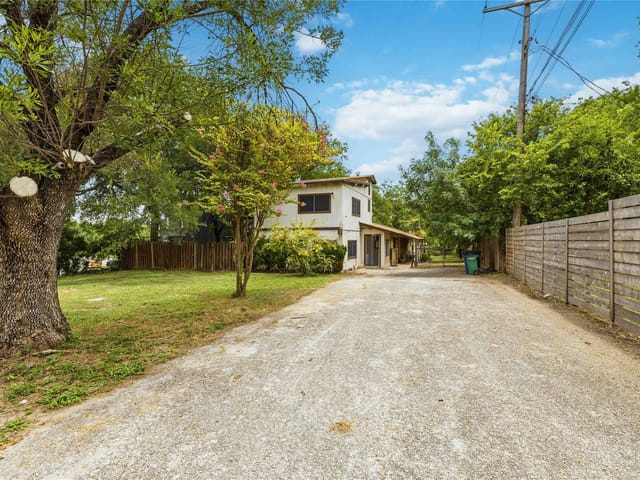 3305 Dolphin DR