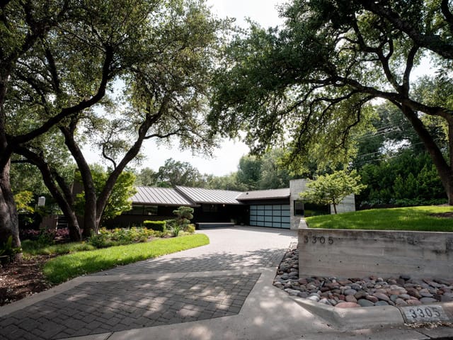 3305 Laurel CIR