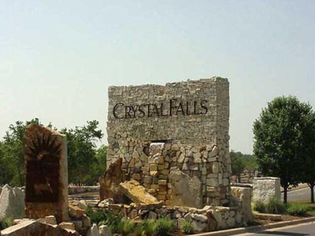 3307 Crystal Falls PKWY