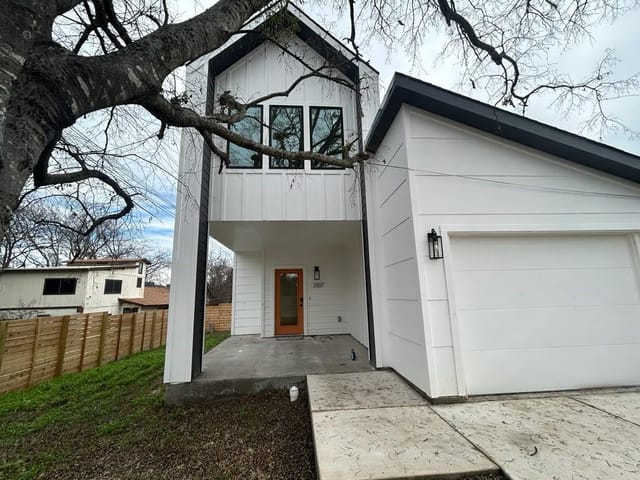3307 Dolphin Dr