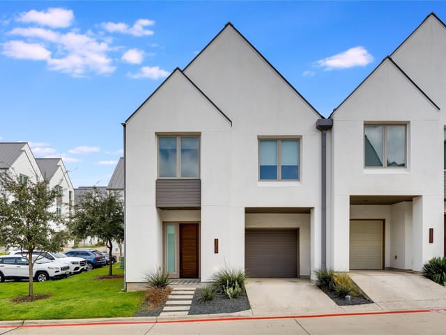 3308 Cantwell Ln