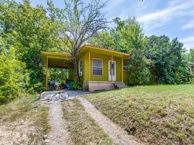 3309 Larry Ln