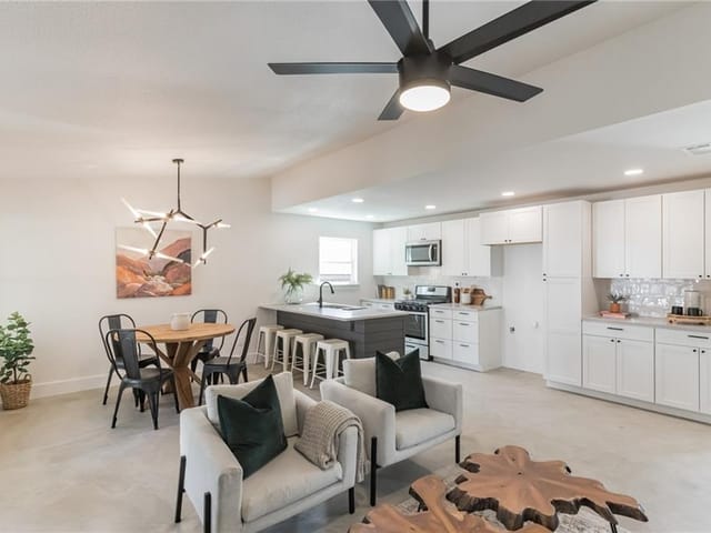 3310 Plantation Rd