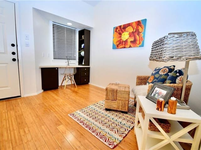 3316 Guadalupe St Unit #320
