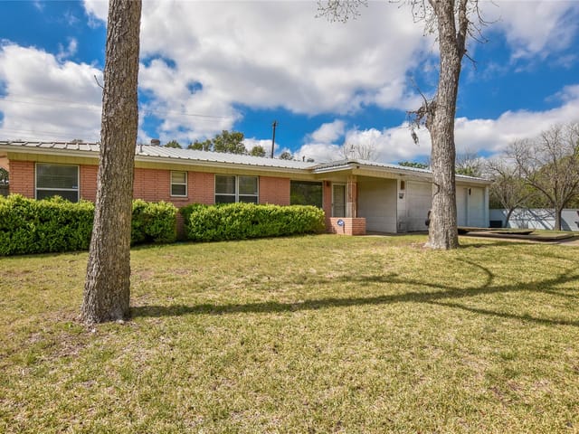 3317 Bosque Ln