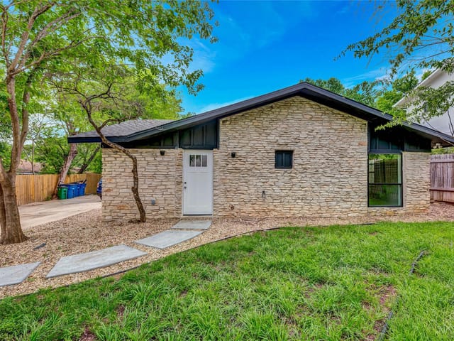 3317 Hycreek Dr Unit #1
