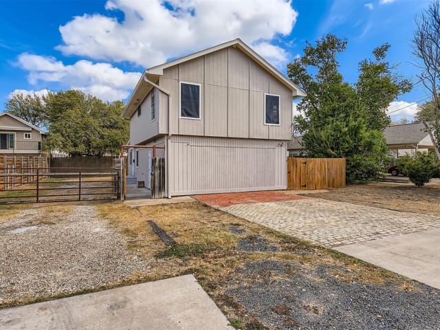 3320 Blumie ST Unit #B