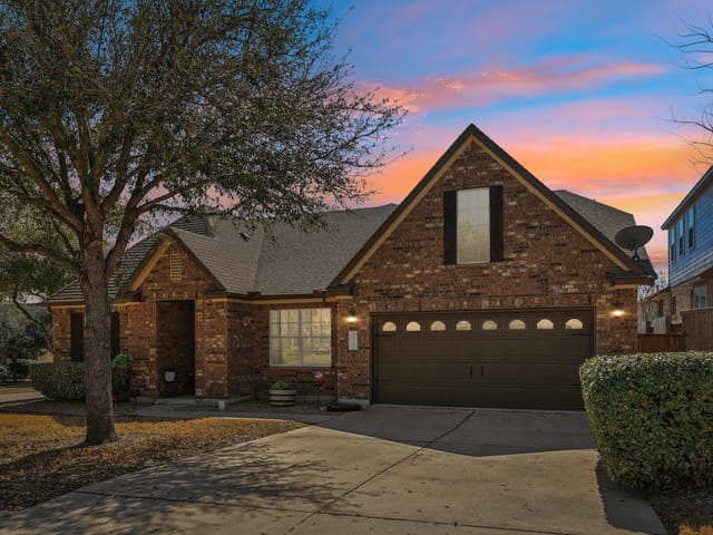 3321 Cortes Pl