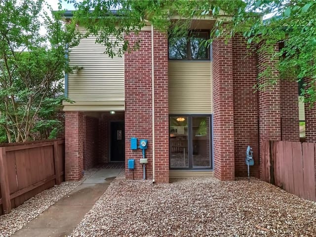 3326 Foster Ln