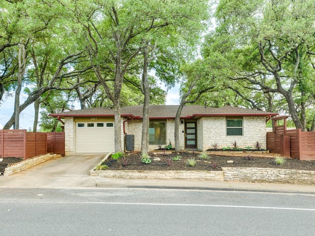 3327 Plantation Rd