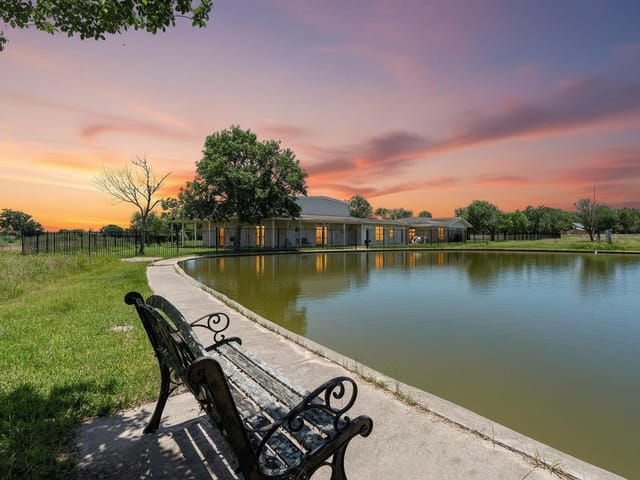 3345 E Austin ST