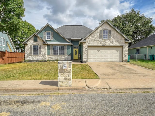 340 Rose Mayer Loop