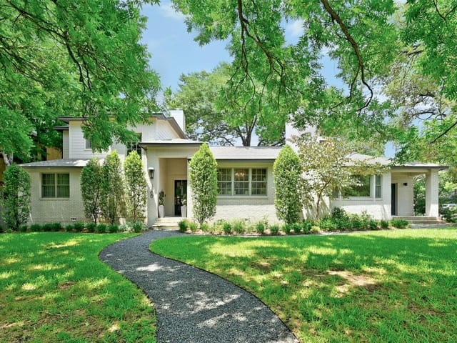 View 3400 Oakmont BLVD 3400 Oakmont BLVD - property photo 1 - Luxury home in Austin, TX