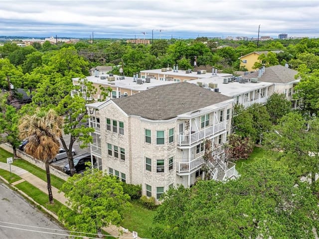 3400 Speedway St Unit #104