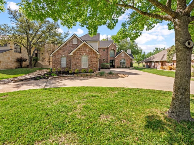 3401 Chisholm Trl