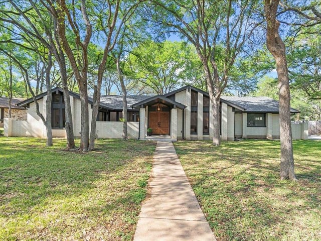 3402 Saddlestring TRL