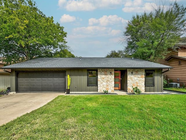 3404 Galesburg Dr