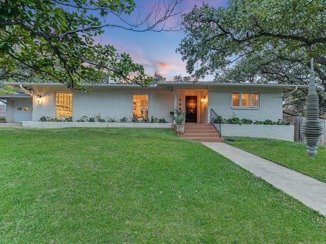 3404 Mount Barker Dr