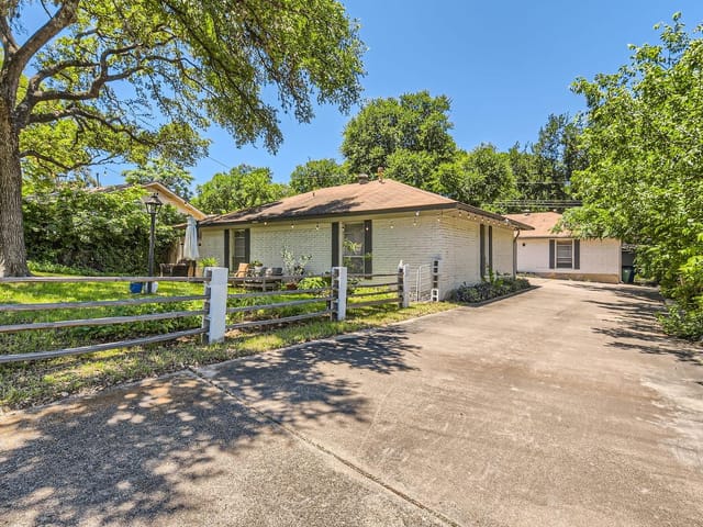 3404 South Oak Dr