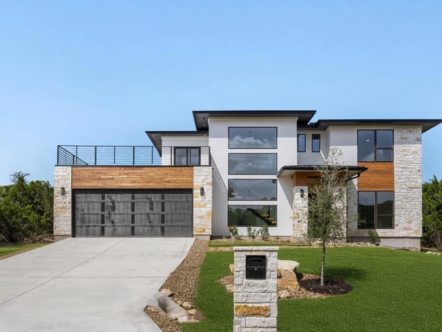 View 3405 Congress Ave 3405 Congress Ave - property photo 1 - Luxury home in Lago Vista, TX
