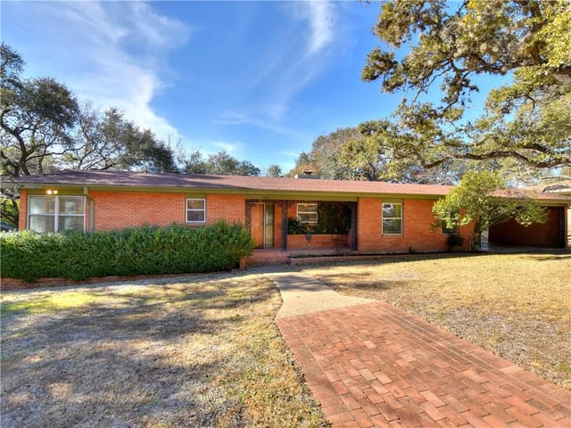 3405 Spanish Oak Dr