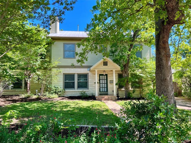 3406 Bridle Path