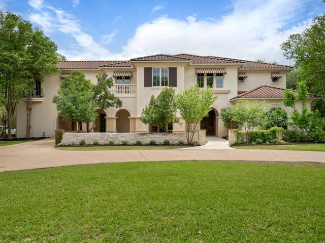 3407 Woodcutters WAY