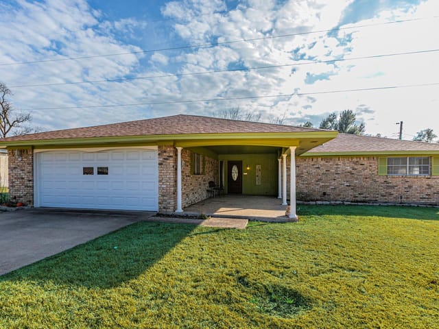 3409 Hemlock Blvd