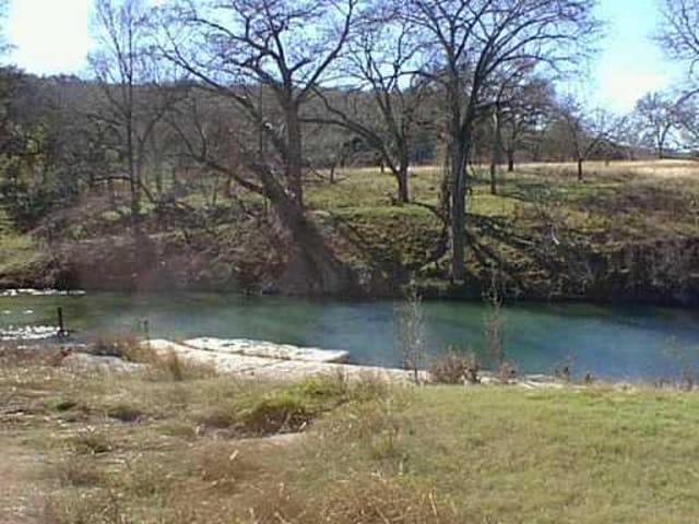 341 Thomas Oaks DR