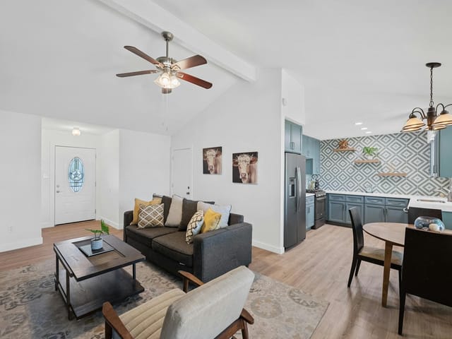 3410 Plantation Rd